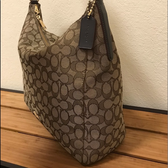 Authentic Coach - Picture 2 of 8